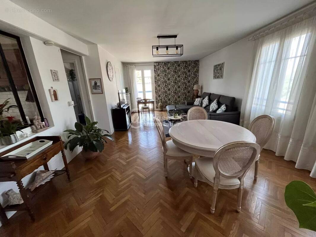 Appartement à MARSEILLE-8E