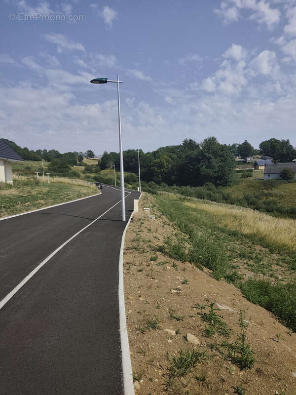 Terrain constructible   700 m2   La Tour d'Auvergne - photo 4