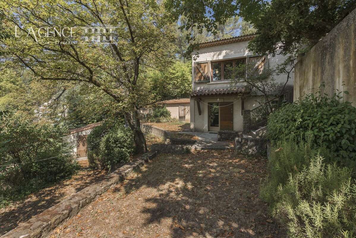 Maison 92 m² à Aix-En-Provence  - photo 4