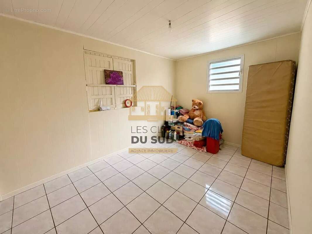 A vendre- villa de type t4 de 106 m2 environ - saint- joseph - 219 000 € - photo 9