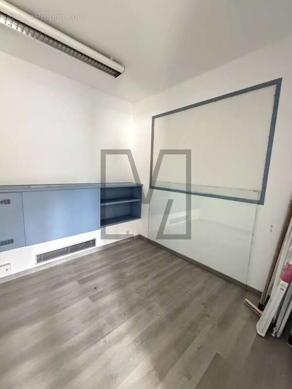 Commerce à MARSEILLE-9E