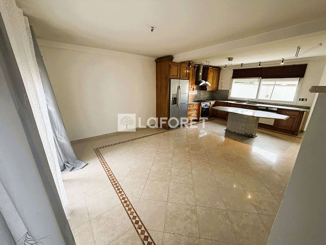 Maison à LES PAVILLONS-SOUS-BOIS