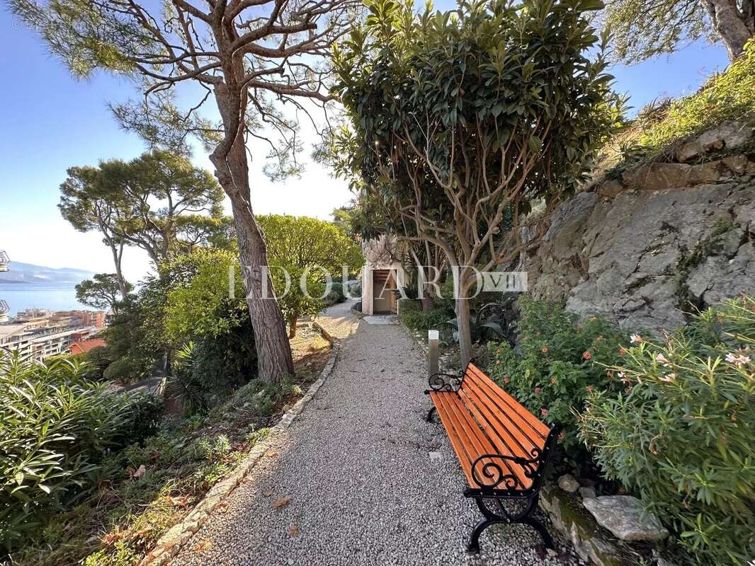 Appartement à ROQUEBRUNE-CAP-MARTIN
