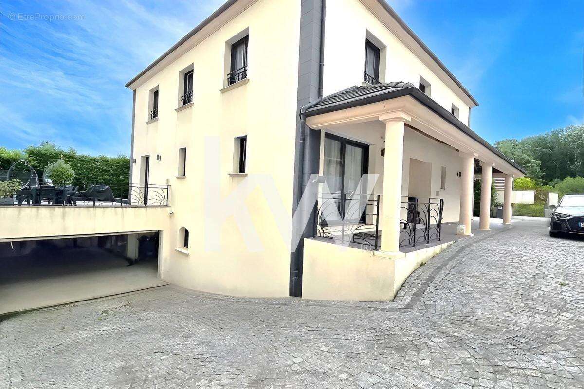 Maison à ELANCOURT
