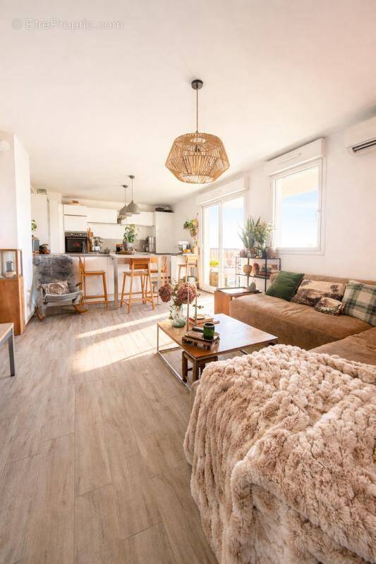 Appartement à MARSEILLE-4E