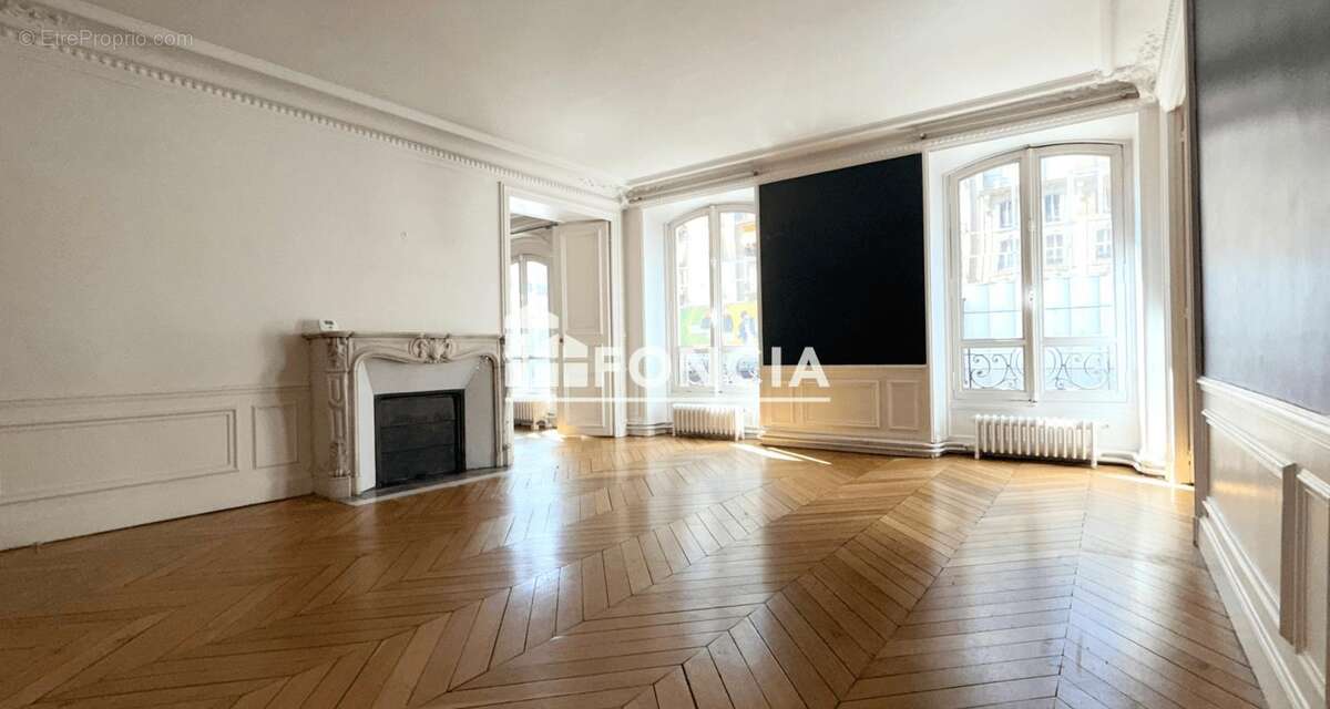 Appartement à PARIS-6E