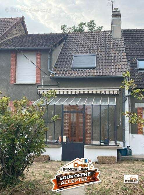 Appartement à CHENIERS