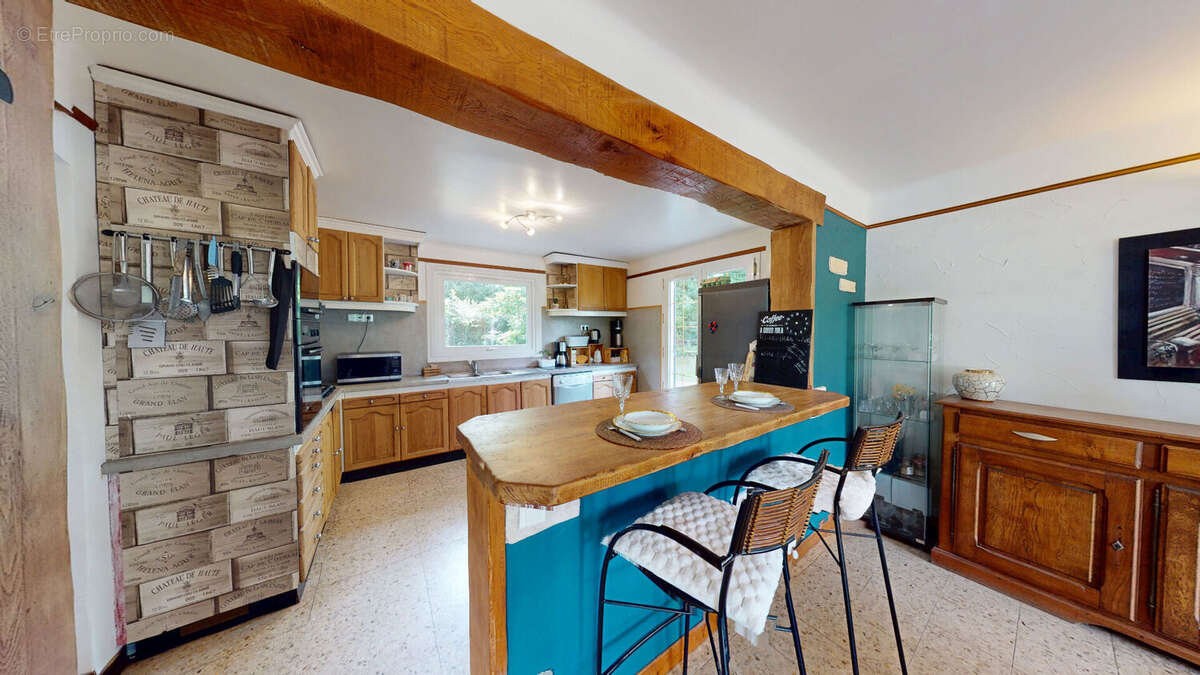 Maison de 230m² à Saint Chéron - photo 3