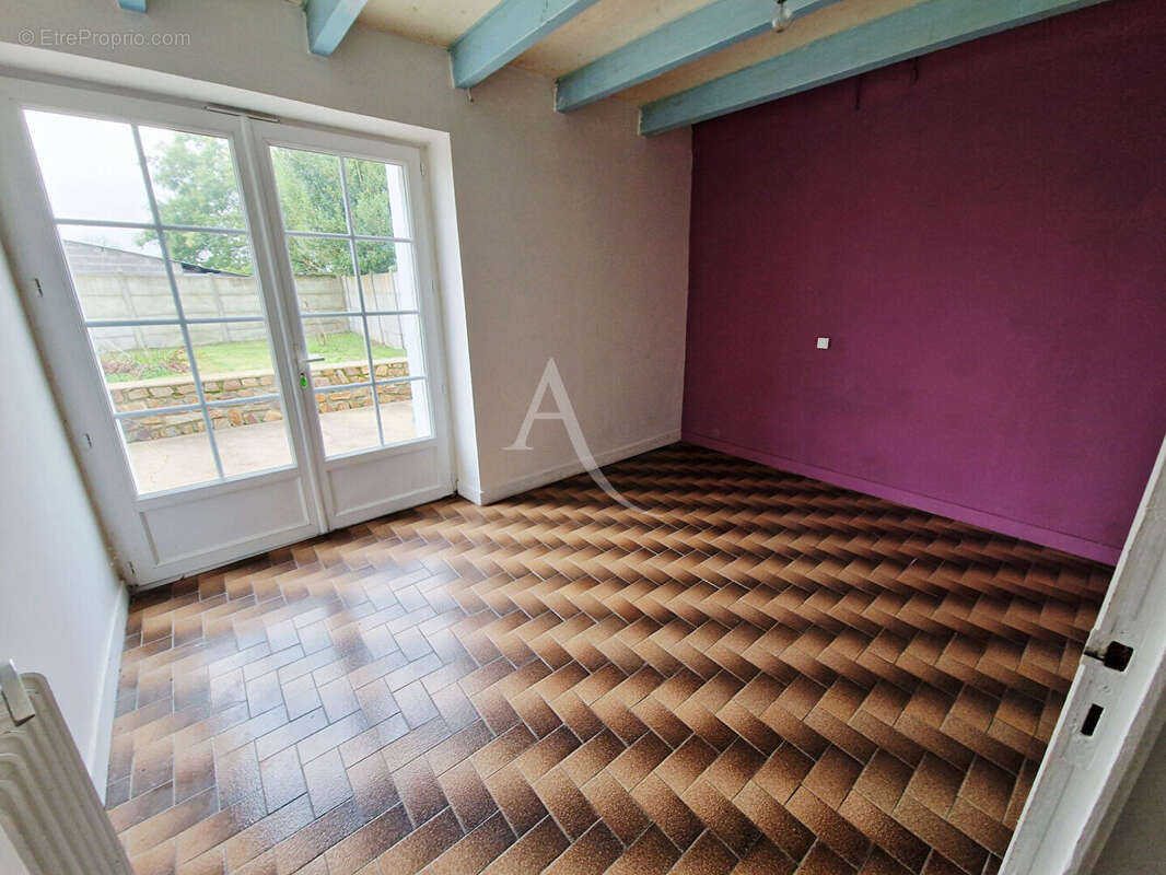 Maison à SAINT-MARS-DU-DESERT