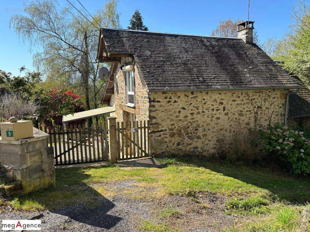 Maison à SAINTE-FEREOLE