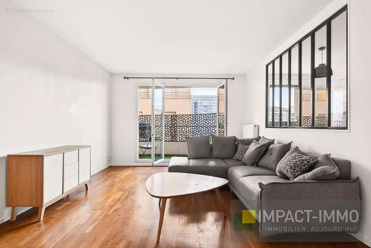 Appartement à COURBEVOIE
