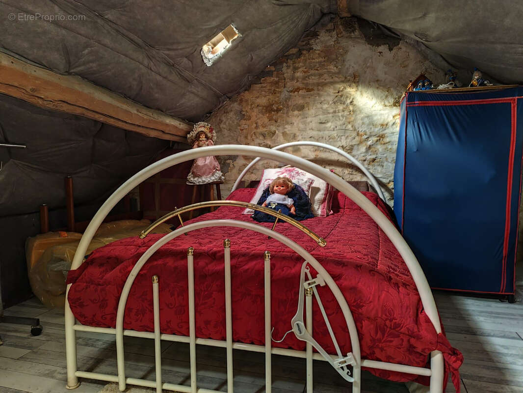 Maison à LE CHEVAIN