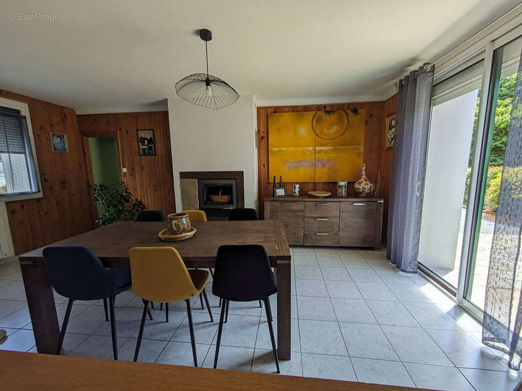 Maison à LA CHAPELLE-DES-MARAIS