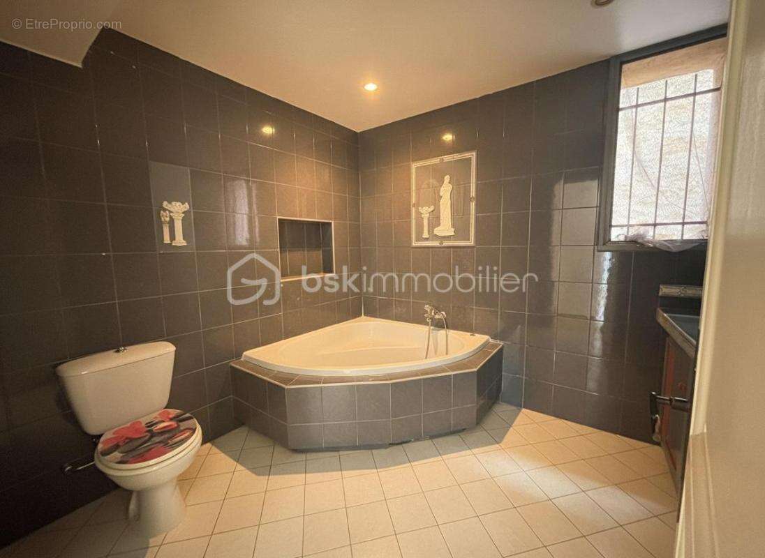 Appartement à TOURRETTES