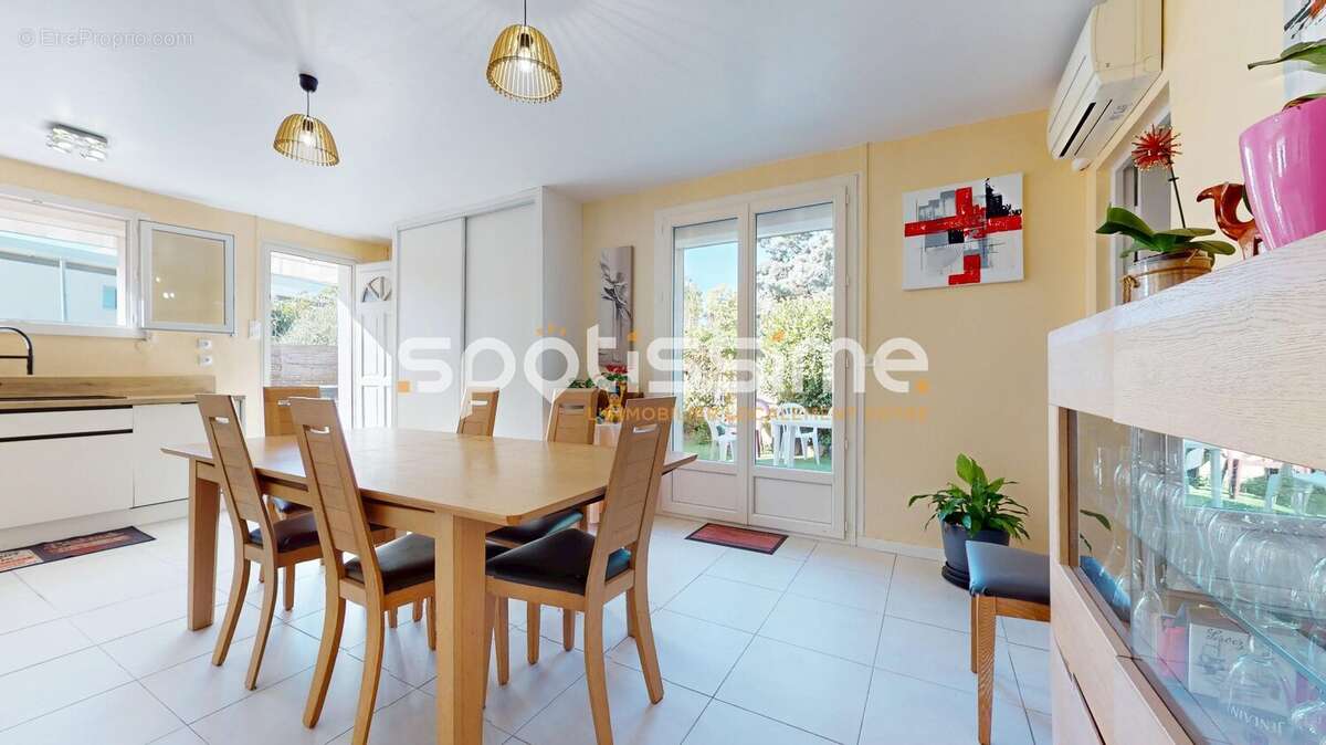 Maison de plain-pied 94 m² avec garage et jardin arboré  Quartier Mairie à Agde - photo 36