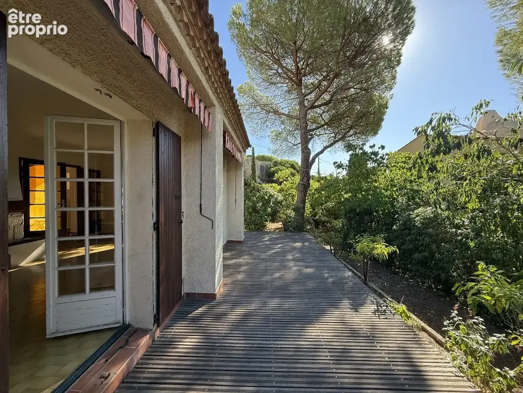 Villa T4 de de 130m² situé dans la Bas du Mont Saint-Clair Sud avec petite vue mer - photo 1