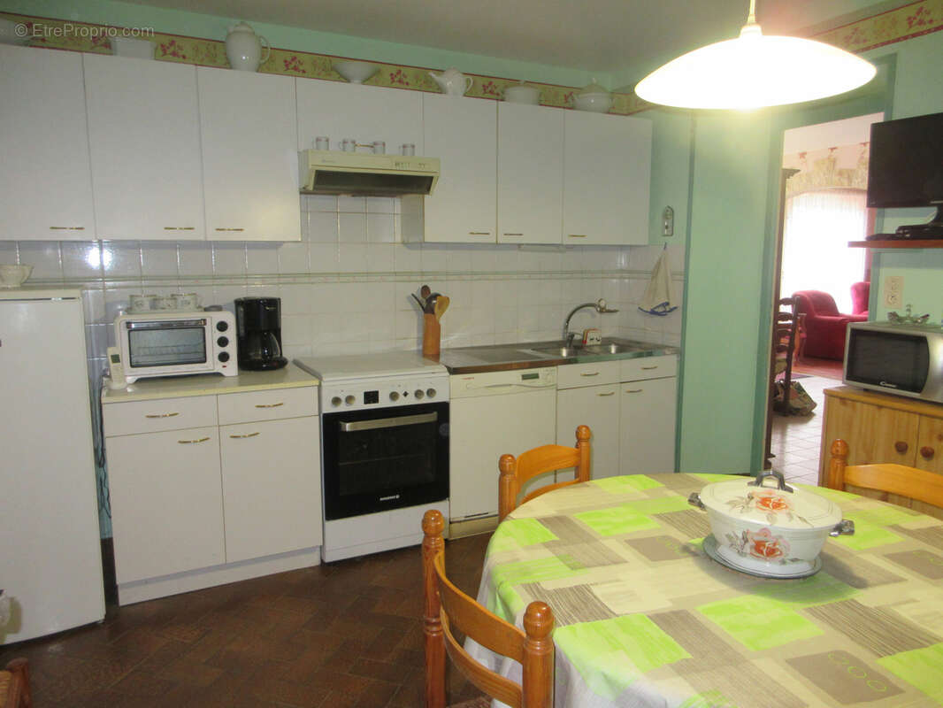 Grande maison sur Prissac avec 3 garages ! - photo 2