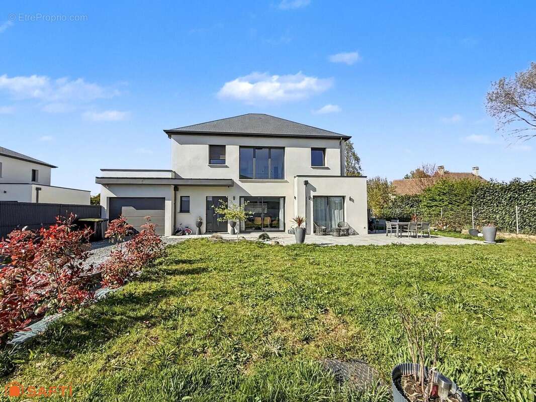 Photo 2 - Maison à NEUVILLE-SUR-SARTHE