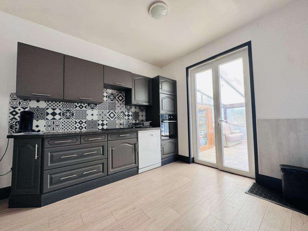 Maison à SAINT-JUST-LE-MARTEL