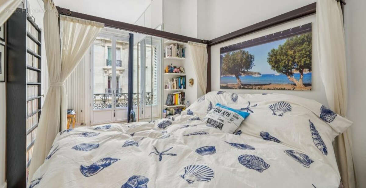 Appartement à PARIS-8E