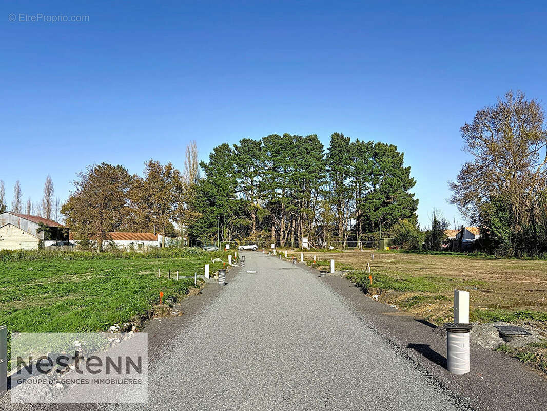 Terrain à SAINT-URBAIN