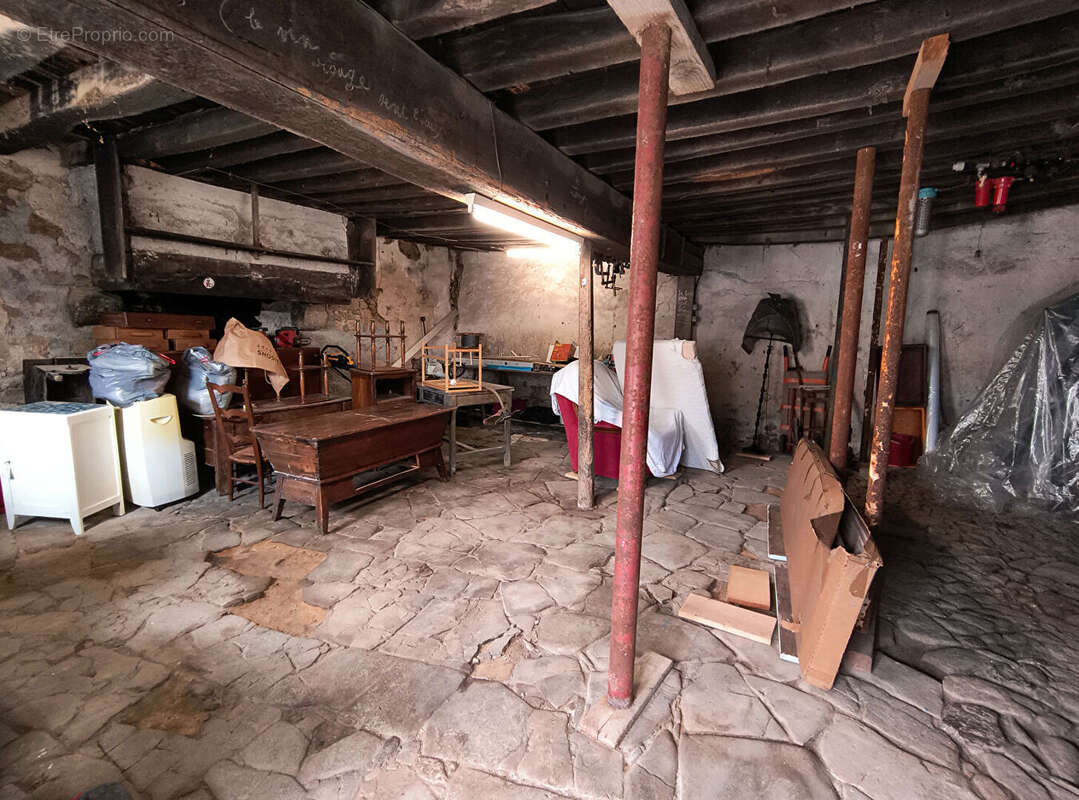 CREUSE- Près de La Souterraine- Maison de 4 chambres avec jardin - photo 13