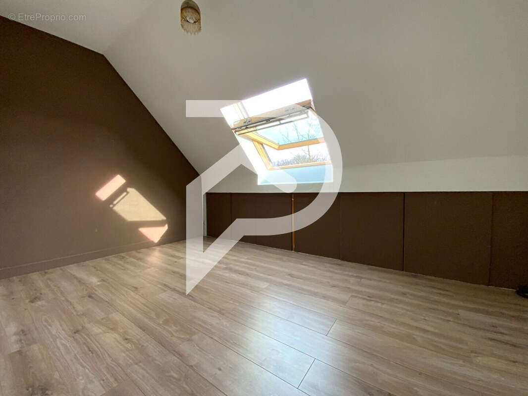 Maison à LES ESSARTS-LE-ROI