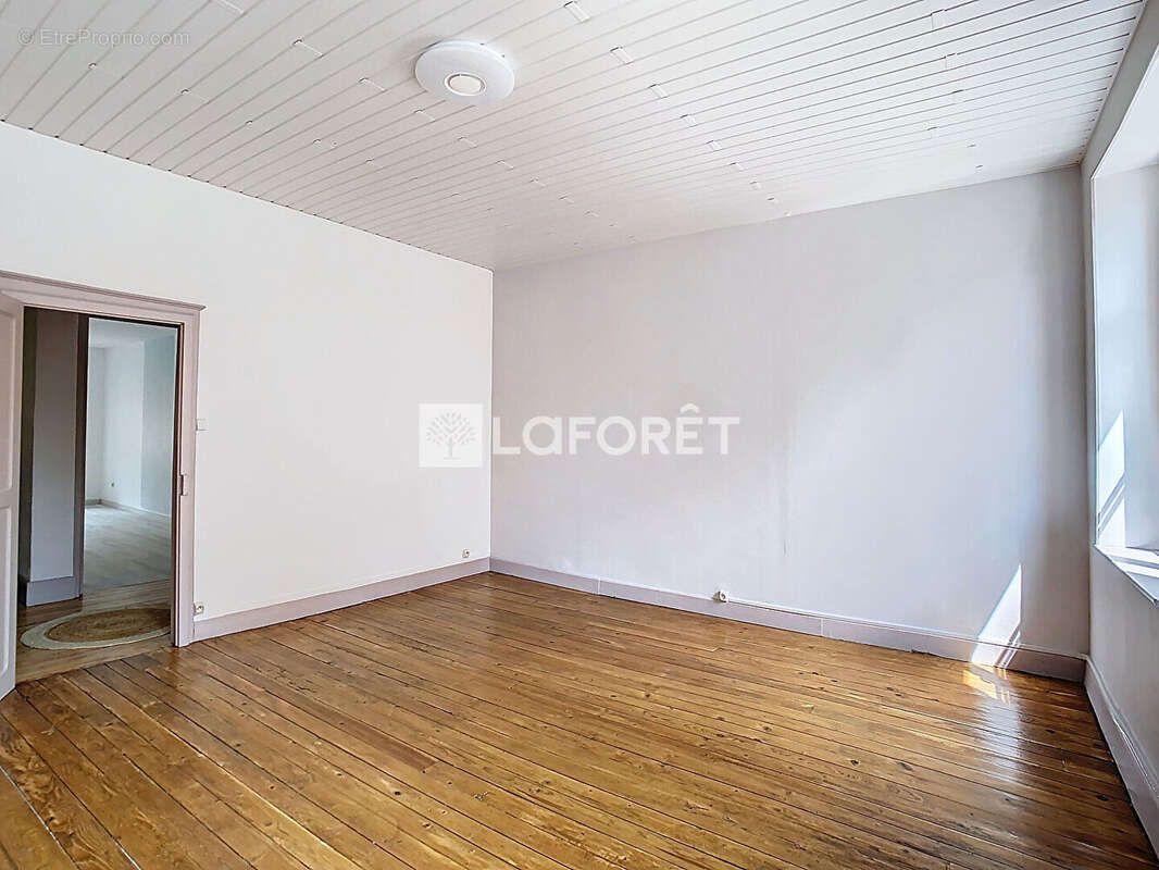 Appartement à NEUFCHATEAU