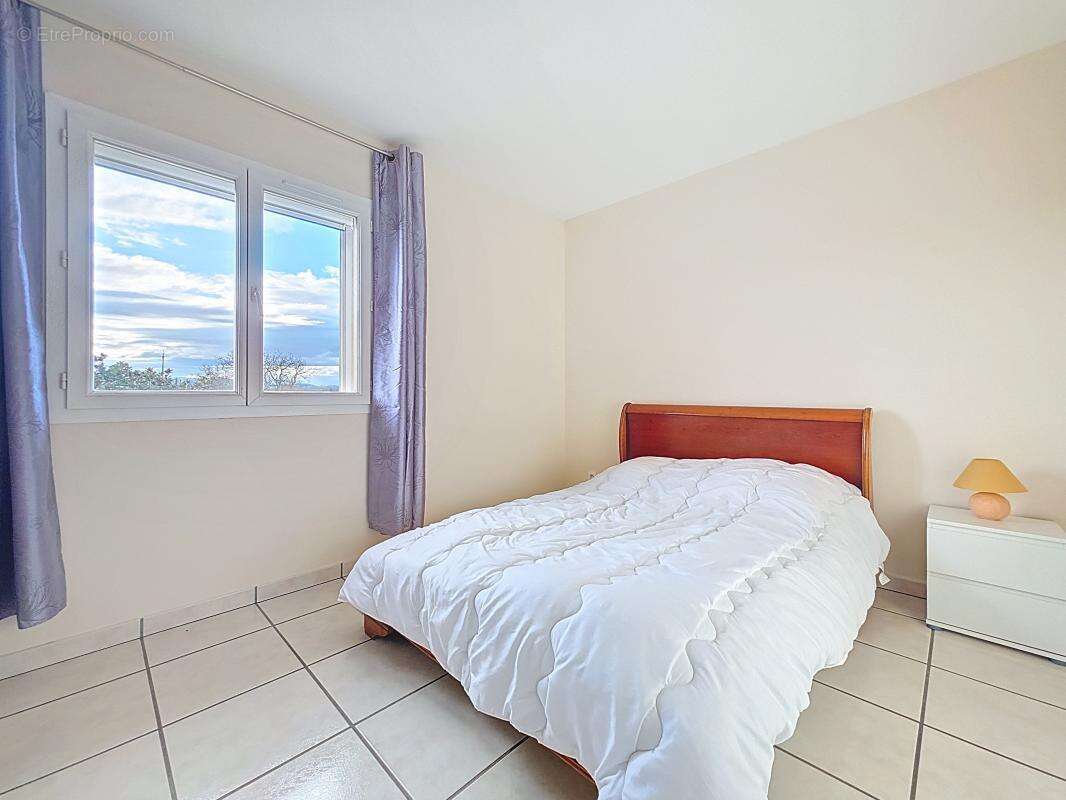 Maison à EYZIN-PINET