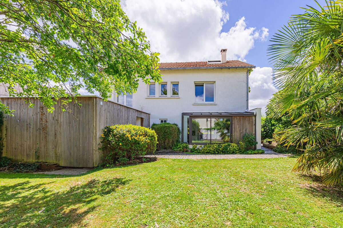 PETIT CHANTILLY - Maison familiale avec 6 chambres avec jardin - photo 2