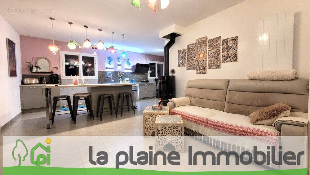 Maison à FLEURY-SUR-ORNE