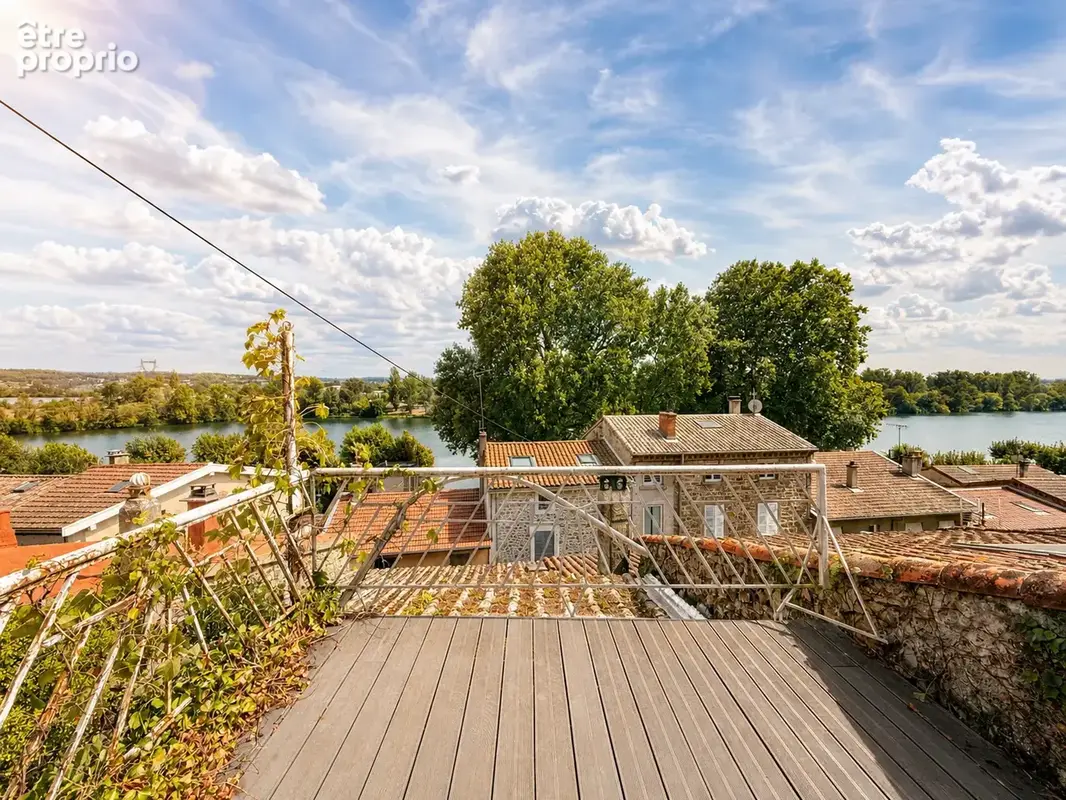 Maison de village en pierres avec annexes, jardin et cour intérieure à SAINT-PIERRE-DE-BOEUF - photo 16
