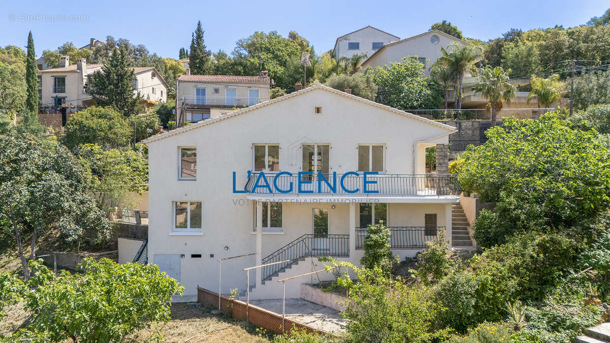 Maison à HYERES
