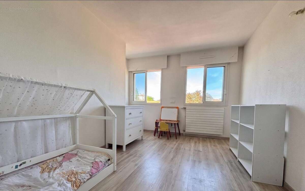 Appartement 67 m² à Bourg-De-Peage  - photo 4