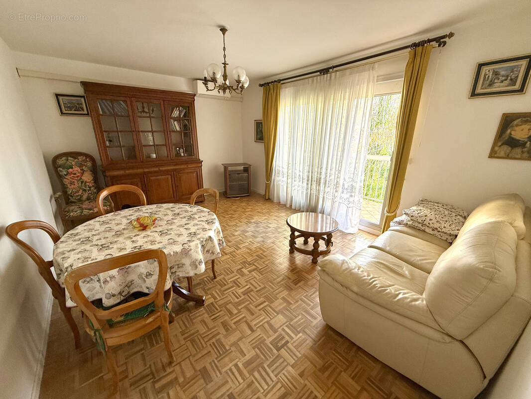 Appartement à MARSEILLE-11E