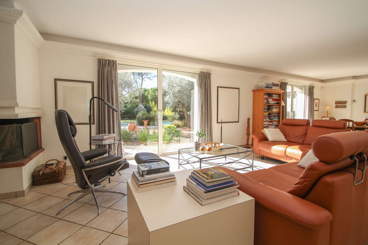 Maison à PUGET-SUR-ARGENS