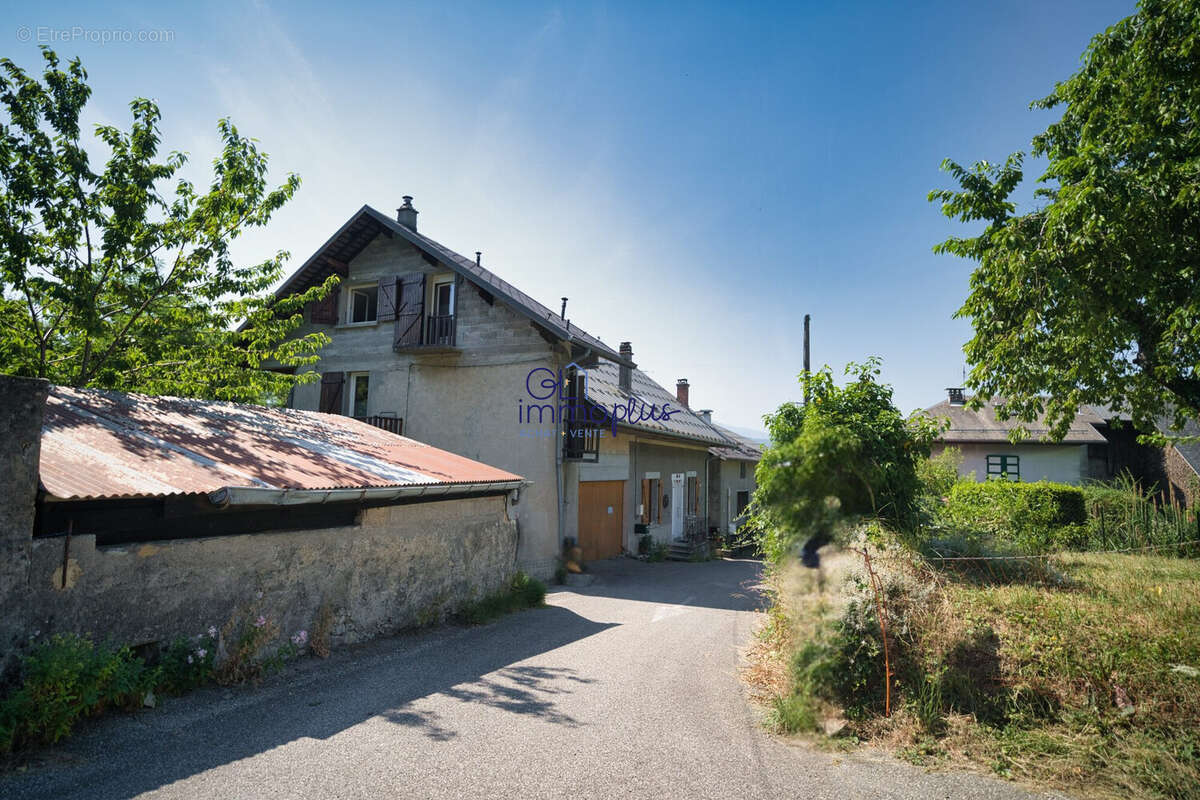 Maison à SAINT-PIERRE-D'ALBIGNY
