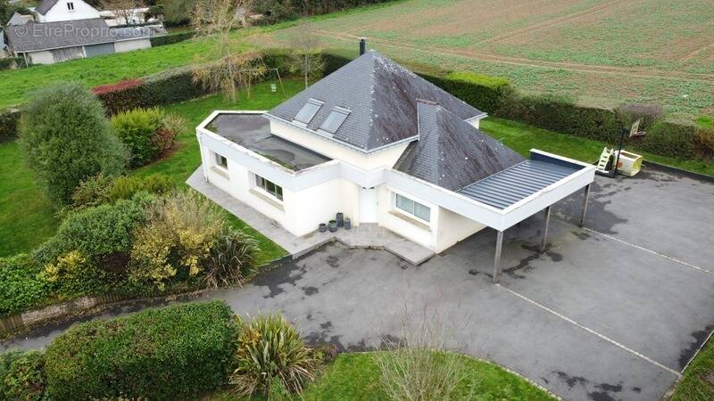 Maison à MUR-DE-BRETAGNE