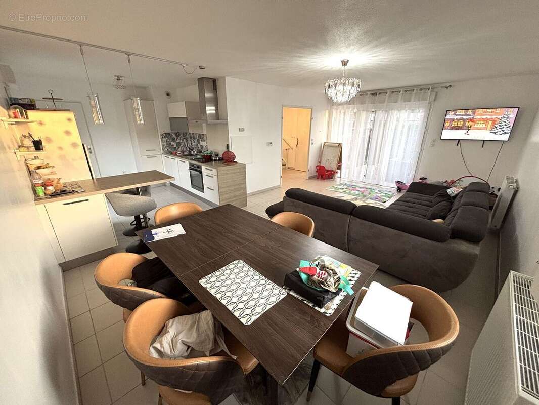 Maison à LA SALVETAT-SAINT-GILLES