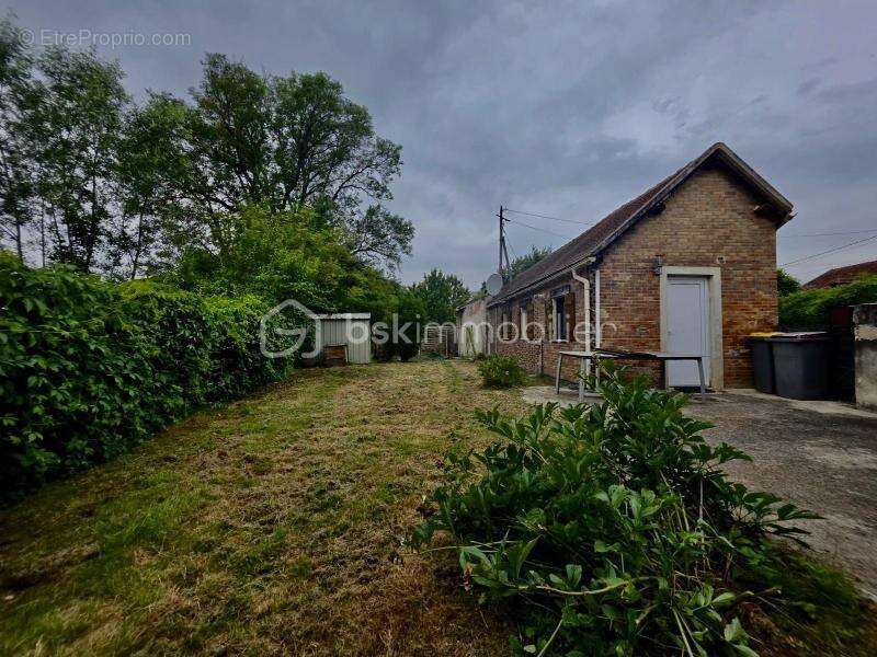 Maison à LORREZ-LE-BOCAGE-PREAUX