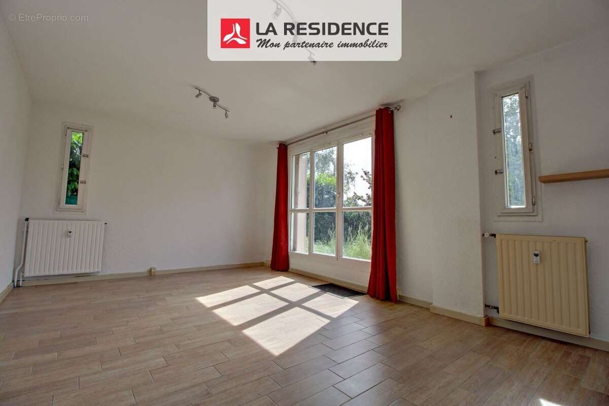 Appartement 70 m² à Cergy  - photo 2