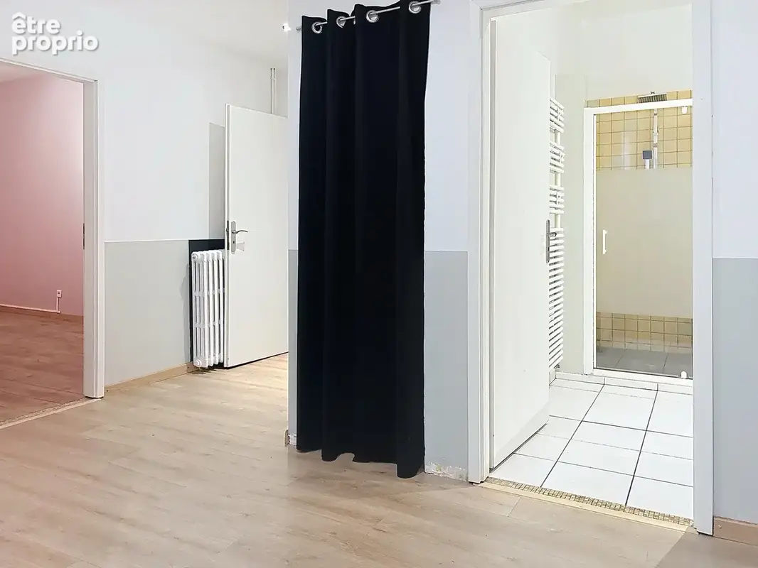 Appartement LOFT de 248m2 avec Terrasse, Piscine, Grand garage de 100m2 et 2 Places extérieures - photo 7