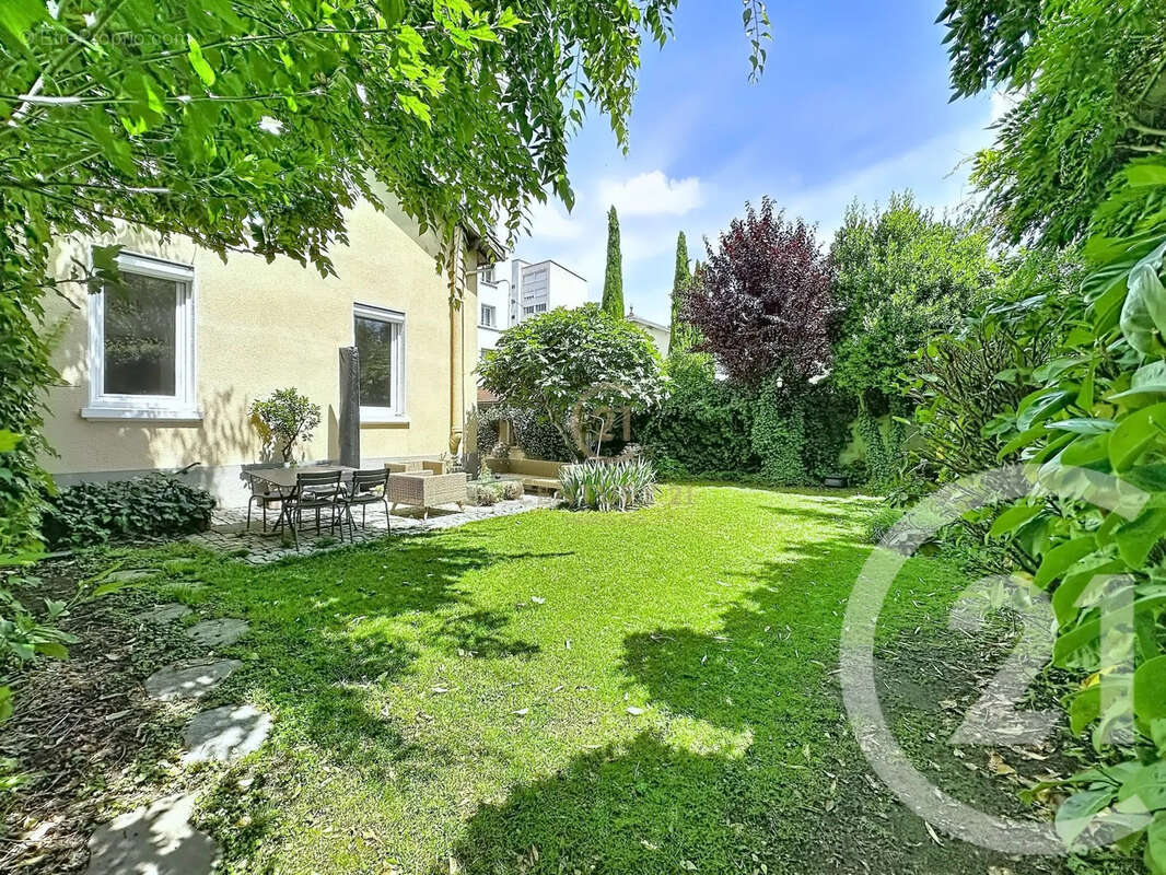 Maison à LYON-8E