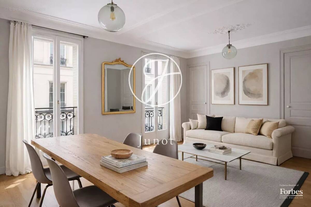 Appartement à PARIS-7E
