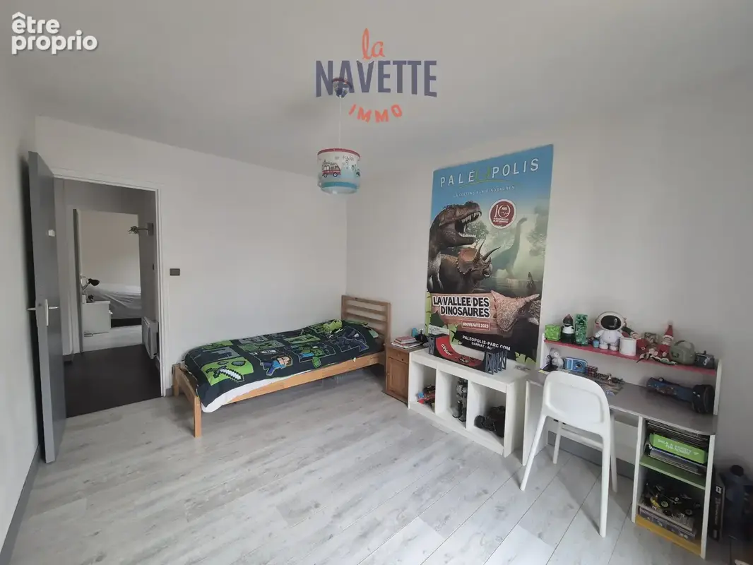 Ébreuil   grande maison familiale  6 chambres  4 100 m2  piscine  photovoltaïque + batterie  dpe c - photo 16