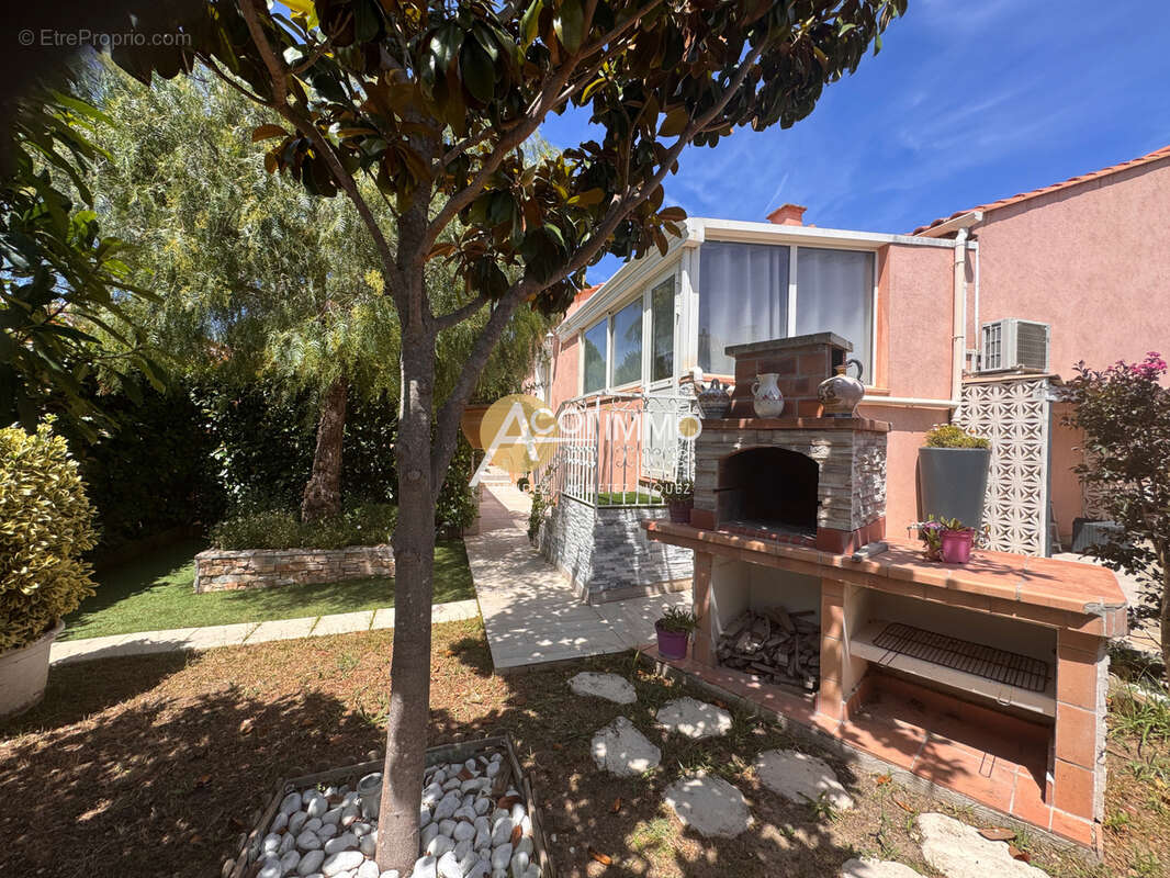 La Seyne-Sur-Mer, limite Six - Fours  Maison individuelle de plain pied T4 sur 395 m2 - photo 17