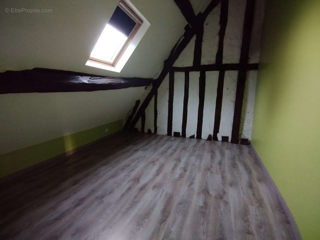 Maison à SAINT-HILAIRE-LA-GRAVELLE