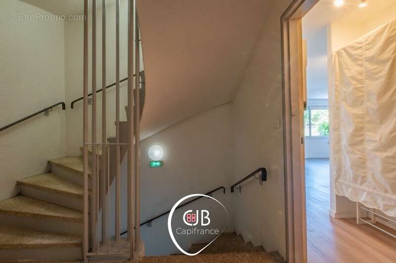 Appartement à vendre 2 pièces CRAN GEVRIER (74) - photo 12