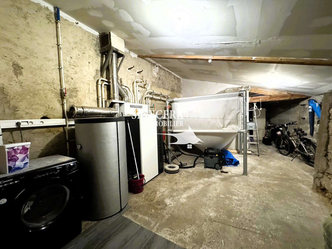 Maison à COURS-DE-PILE