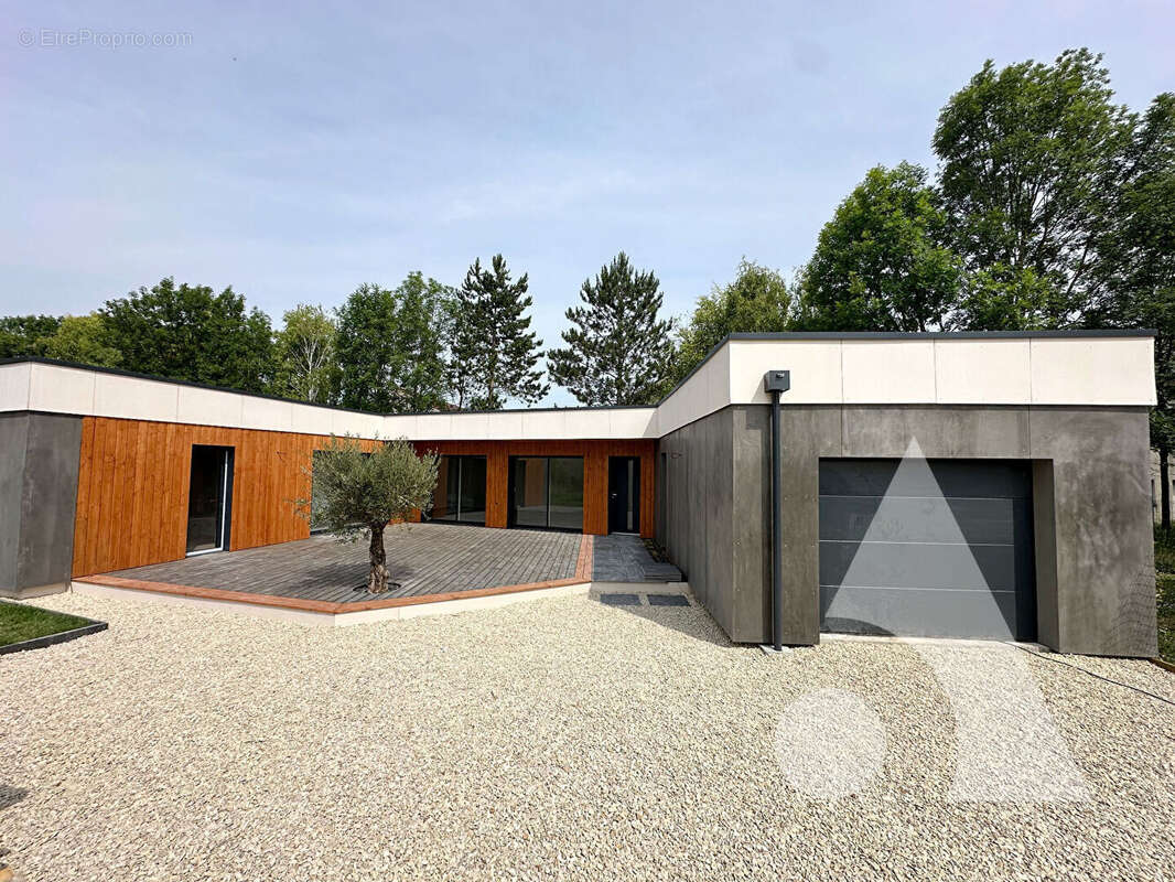 Maison à SAINTE-SAVINE